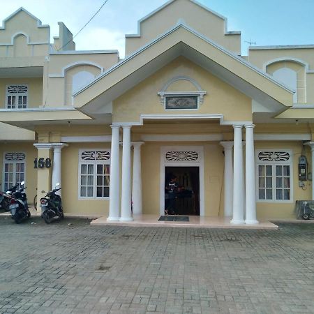 Hotel Pekalongan Syariah Mitra Reddoorz Dış mekan fotoğraf